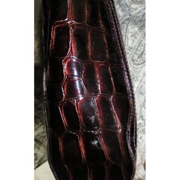 Carpisa Italian vegan leather red burgundy crocodile pattern handbag Stunning - Picture 3 of 13